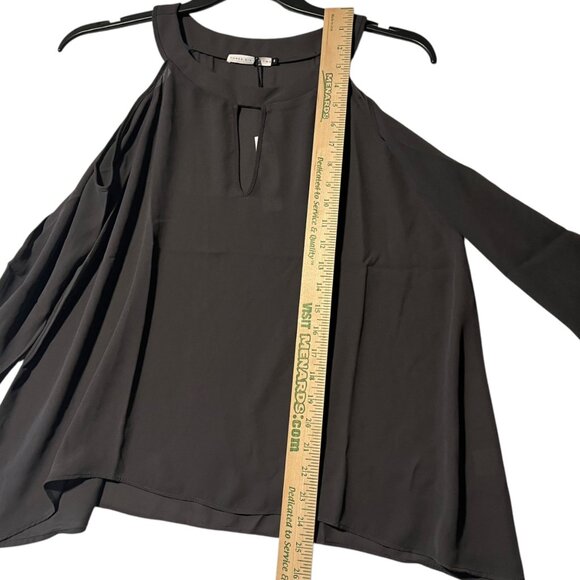 Three Eighty Two Women's S Gray Cold Shoulder Blouse Top Hi Lo Key Hole Neutral - Picture 7 of 7